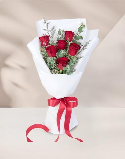 ช่อดอกกุหลาบแดง บอกความในใจคนพิเศษ พร้อมบริจาคให้มูลนิธิเพื่อสังคม